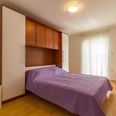 With Parking Space Valbandon, - 16261 *